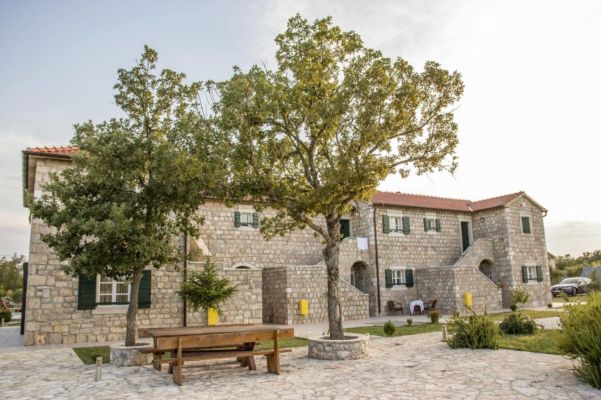 Pansion Skelin Hotel Drinovci Kültér fotó