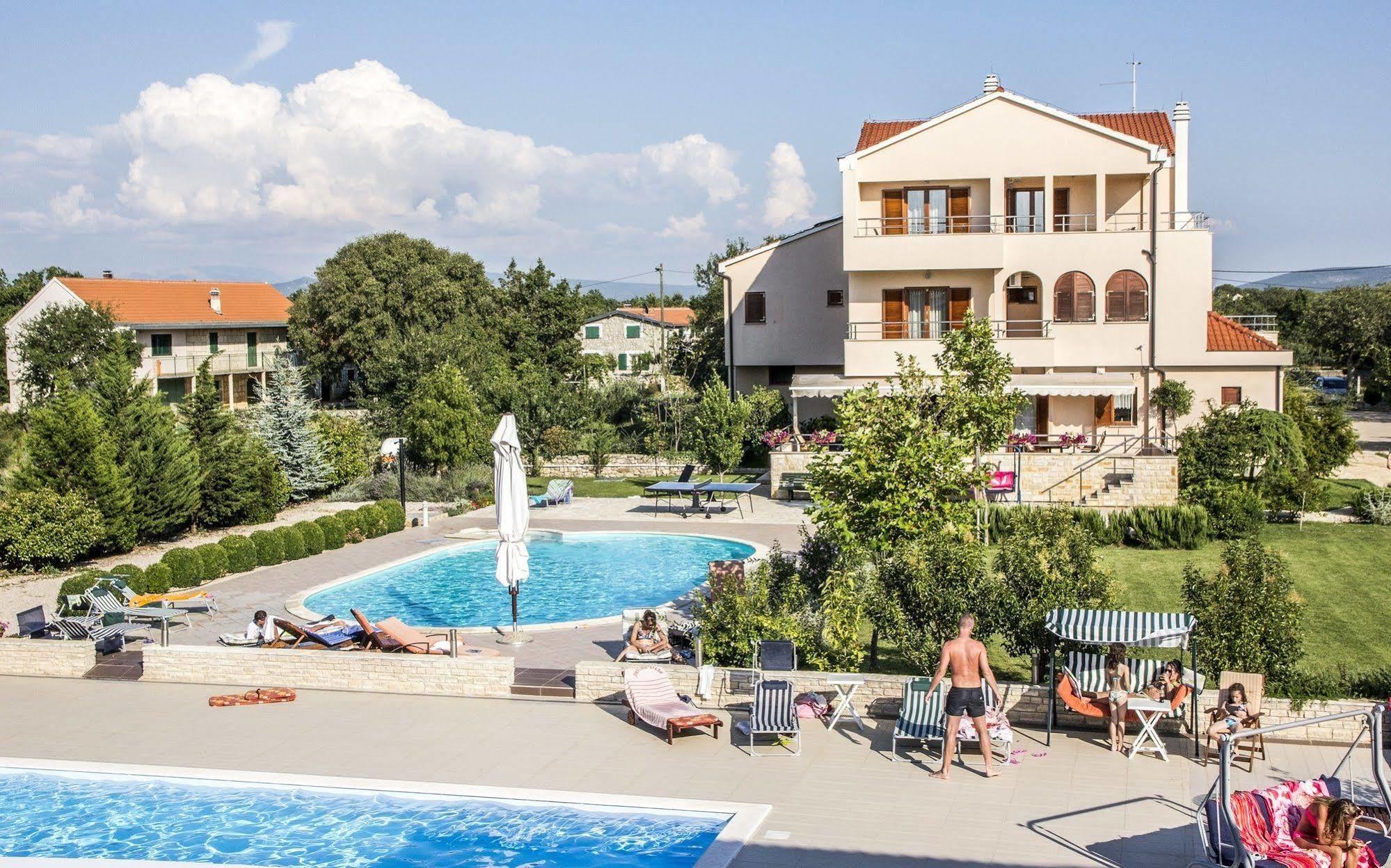 Pansion Skelin Hotel Drinovci Kültér fotó